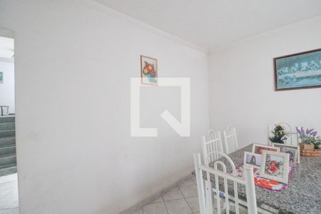 Casa à venda com 200m², 4 quartos e 2 vagasCozinha e Área de Serviço