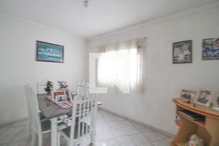 Casa à venda com 200m², 4 quartos e 2 vagasCozinha e Área de Serviço