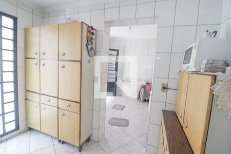 Casa à venda com 200m², 4 quartos e 2 vagasCozinha e Área de Serviço