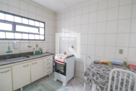 Casa à venda com 200m², 4 quartos e 2 vagasCozinha e Área de Serviço