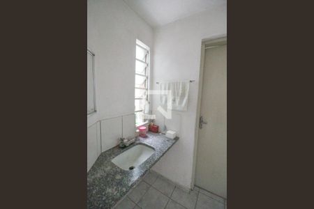 Casa à venda com 200m², 4 quartos e 2 vagasBanheiro