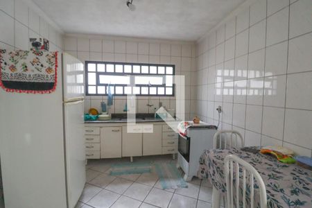 Casa à venda com 200m², 4 quartos e 2 vagasCozinha e Área de Serviço