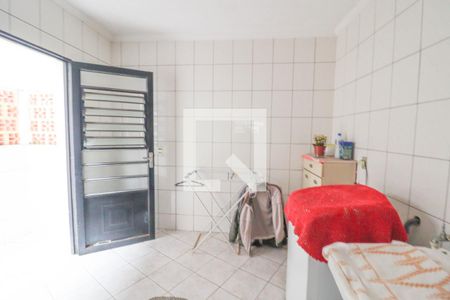 Casa à venda com 200m², 4 quartos e 2 vagasCozinha e Área de Serviço