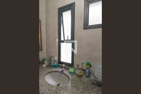 Casa à venda com 200m², 4 quartos e 2 vagasBanheiro