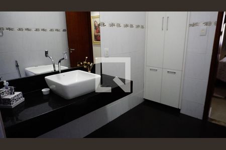 Casa à venda com 1010m², 3 quartos e 5 vagasBanheiro Social