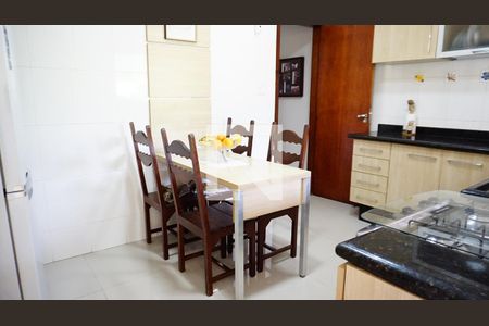 Casa à venda com 1010m², 3 quartos e 5 vagasCozinha