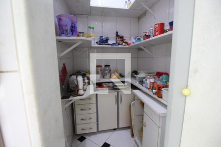 Casa de condomínio para alugar com 360m², 5 quartos e 2 vagasDespensa