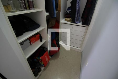 Casa de condomínio para alugar com 360m², 5 quartos e 2 vagasCloset da Suíte 1