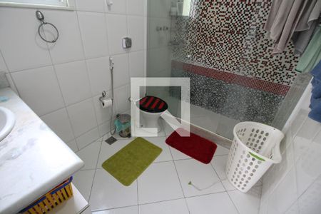 Casa de condomínio para alugar com 360m², 5 quartos e 2 vagasBanheiro da Suíte 1
