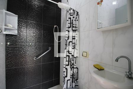 Casa de condomínio para alugar com 360m², 5 quartos e 2 vagasBanheiro de Serviço