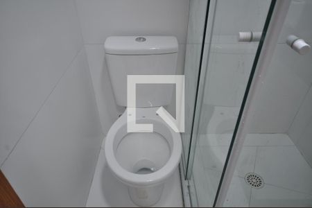 Banheiro de apartamento à venda com 1 quarto, 24m² em Vila Mazzei, São Paulo