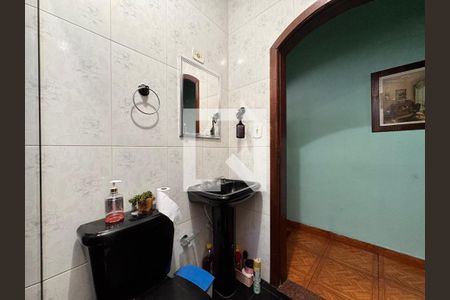 Casa à venda com 200m², 3 quartos e 1 vaga Casa à venda com 200m², 3 quartos e 1 vagaBanheiro 1