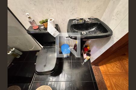 Casa à venda com 200m², 3 quartos e 1 vaga Casa à venda com 200m², 3 quartos e 1 vagaBanheiro 1