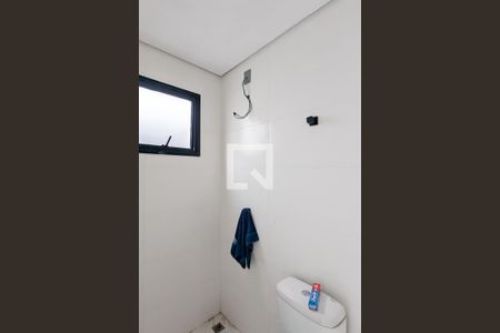 Casa de condomínio à venda com 285m², 4 quartos e 3 vagas Casa de condomínio à venda com 285m², 4 quartos e 3 vagasBanheiro de serviço
