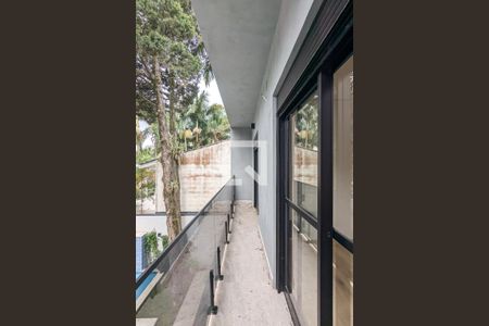 Casa de condomínio à venda com 285m², 4 quartos e 3 vagas Casa de condomínio à venda com 285m², 4 quartos e 3 vagasVaranda da suíte 1