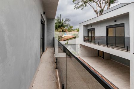 Casa de condomínio à venda com 285m², 4 quartos e 3 vagas Casa de condomínio à venda com 285m², 4 quartos e 3 vagasVaranda da Suíte 3