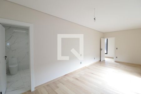 Casa de condomínio à venda com 285m², 4 quartos e 3 vagasSuíte 3