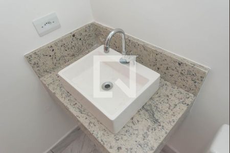 Casa à venda com 126m², 3 quartos e 2 vagas Casa à venda com 126m², 3 quartos e 2 vagasBanheiro Social