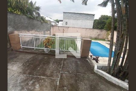 Casa à venda com 176m², 3 quartos e sem vaga