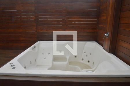 Apartamento à venda com 140m², 2 quartos e 2 vagasBanheira