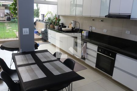 Casa à venda com 200m², 3 quartos e 3 vagasCozinha