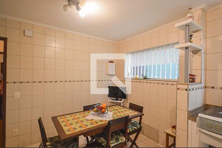 Casa à venda com 148m², 3 quartos e 2 vagas Casa à venda com 148m², 3 quartos e 2 vagasCozinha