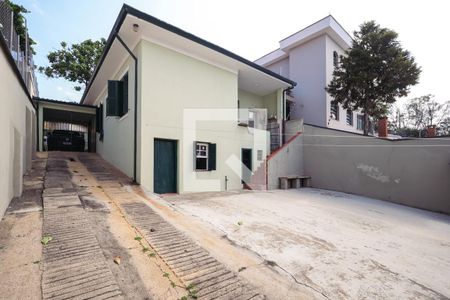 Casa para alugar com 286m², 2 quartos e 5 vagas Casa para alugar com 286m², 2 quartos e 5 vagasQuintal