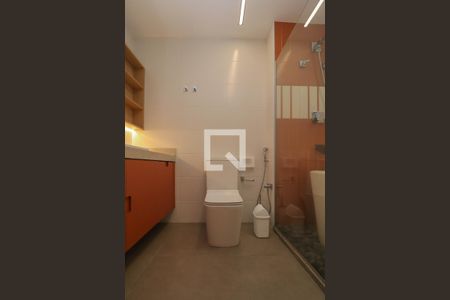 Apartamento à venda com 150m², 3 quartos e 2 vagas Apartamento à venda com 150m², 3 quartos e 2 vagasBanheiro da Suíte 1