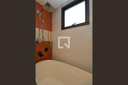 Apartamento à venda com 150m², 3 quartos e 2 vagas Apartamento à venda com 150m², 3 quartos e 2 vagasBanheiro da Suíte 1