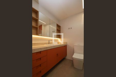 Apartamento à venda com 150m², 3 quartos e 2 vagas Apartamento à venda com 150m², 3 quartos e 2 vagasBanheiro da Suíte 1