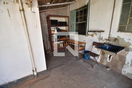 Casa à venda com 110m², 3 quartos e 2 vagasÁrea de Serviço