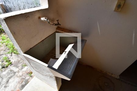 Casa à venda com 110m², 3 quartos e 2 vagasCasa 2 - Área de Serviço