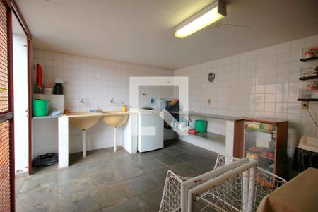 Casa à venda com 330m², 4 quartos e 3 vagasLavanderia