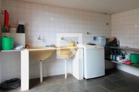 Casa à venda com 330m², 4 quartos e 3 vagasLavanderia