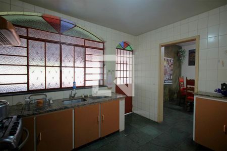 Casa à venda com 330m², 4 quartos e 3 vagasCozinha