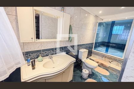 Casa à venda com 193m², 2 quartos e 2 vagasBanheiro da Suíte