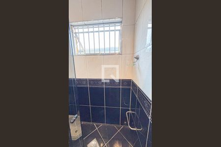 Casa à venda com 193m², 2 quartos e 2 vagasBanheiro