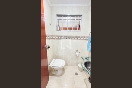 Casa à venda com 193m², 2 quartos e 2 vagasBanheiro de Serviço