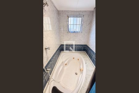 Casa à venda com 193m², 2 quartos e 2 vagasBanheiro da Suíte