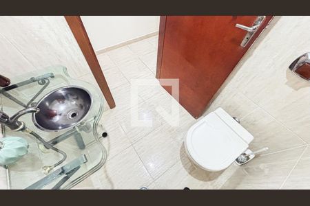 Casa à venda com 193m², 2 quartos e 2 vagasBanheiro de Serviço