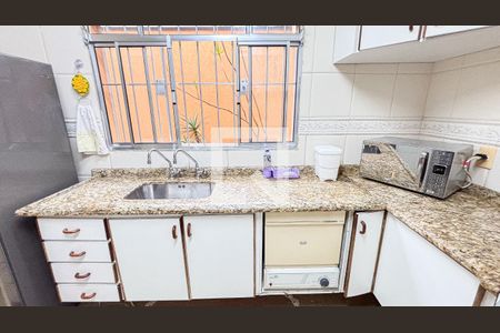 Casa à venda com 193m², 2 quartos e 2 vagasCozinha