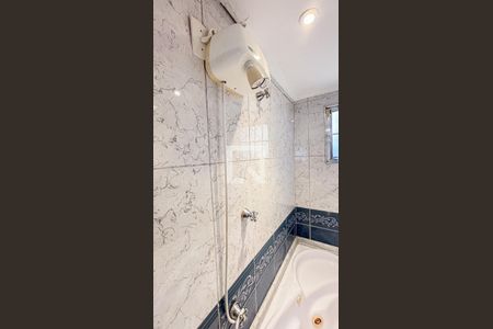 Casa à venda com 193m², 2 quartos e 2 vagasBanheiro da Suíte