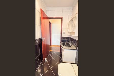 Casa à venda com 193m², 2 quartos e 2 vagasBanheiro