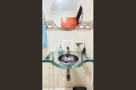 Casa à venda com 193m², 2 quartos e 2 vagasBanheiro de Serviço