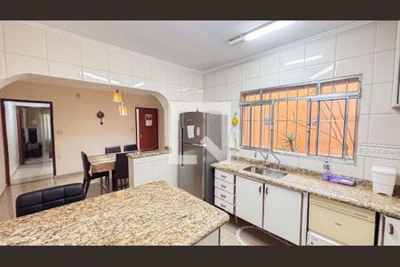 Casa à venda com 193m², 2 quartos e 2 vagasCozinha