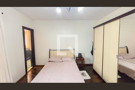 Casa à venda com 193m², 2 quartos e 2 vagasSuite