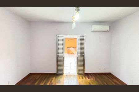 Casa à venda com 193m², 2 quartos e 2 vagasQuarto