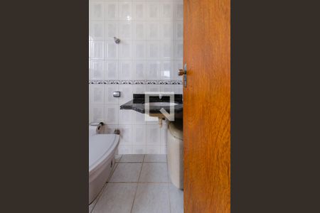 Apartamento à venda com 135m², 3 quartos e 1 vaga Apartamento à venda com 135m², 3 quartos e 1 vagaBanheiro 2