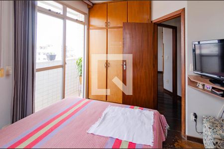 Apartamento à venda com 135m², 3 quartos e 1 vaga Apartamento à venda com 135m², 3 quartos e 1 vagaSuíte