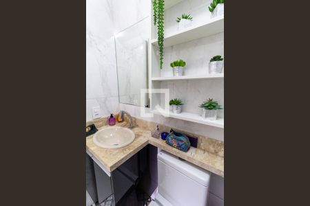 Apartamento à venda com 48m², 2 quartos e sem vaga Apartamento à venda com 48m², 2 quartos e sem vagaBanheiro